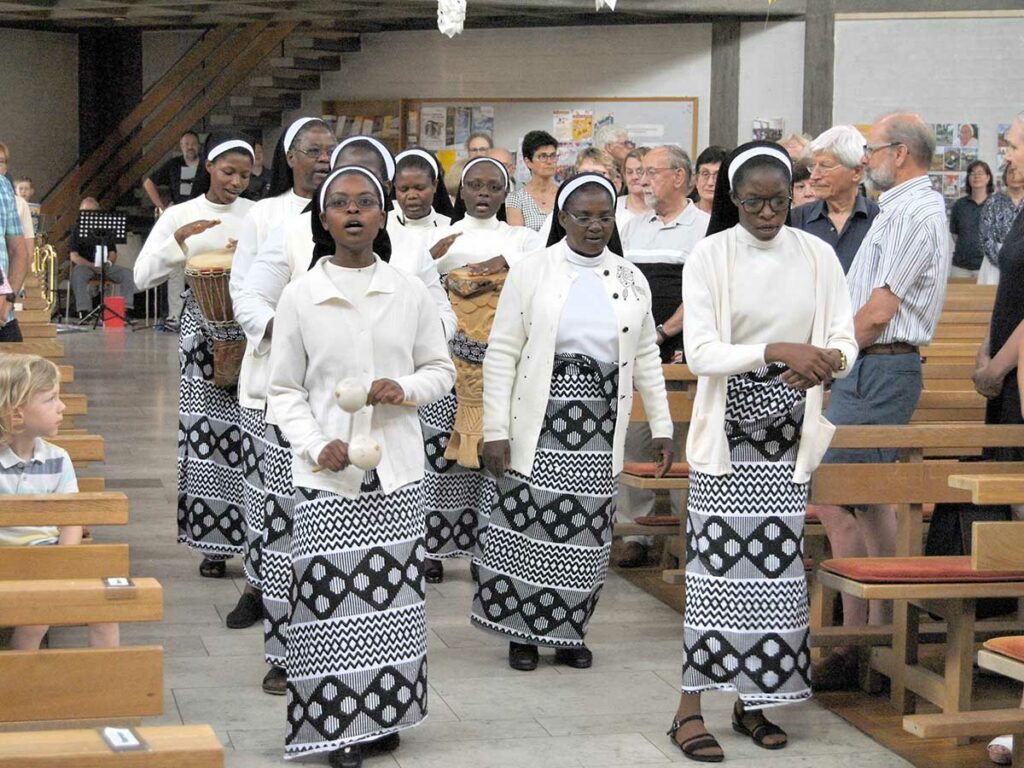 Acht Dominikanerinnen aus Kenia und anderen afrikanischen Ländern waren zu Gast in Nürnberg-Katzwang